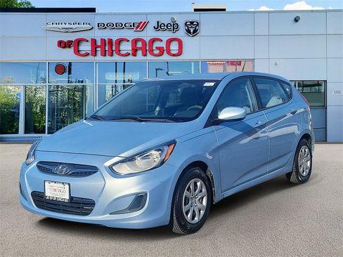 Used 2012 Hyundai Accent GS image 2