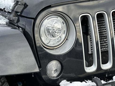 Used 2018 Jeep Wrangler Unlimited Sahara w/ Dual Top Group image 8