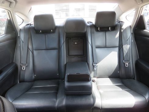 Used 2016 Toyota Avalon Limited w/ Toyota Safety Sense Package FWD image 22