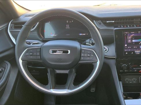 Used 2024 Jeep Grand Cherokee L Altitude AWD/4WD image 5