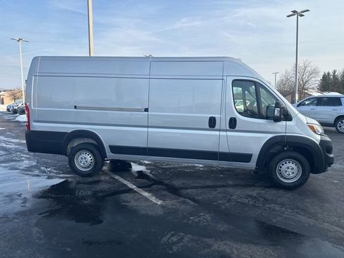 Used 2024 RAM ProMaster 3500 w/ Convenience Group image 3