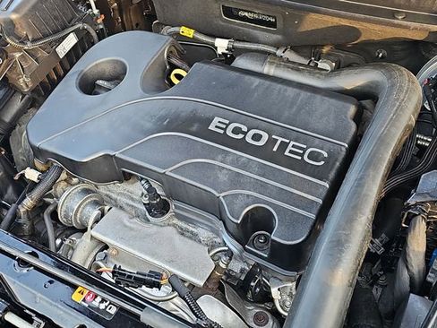 Used 2020 Chevrolet Equinox LS image 29