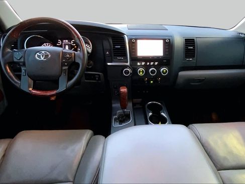 Used 2020 Toyota Sequoia Platinum RWD image 14