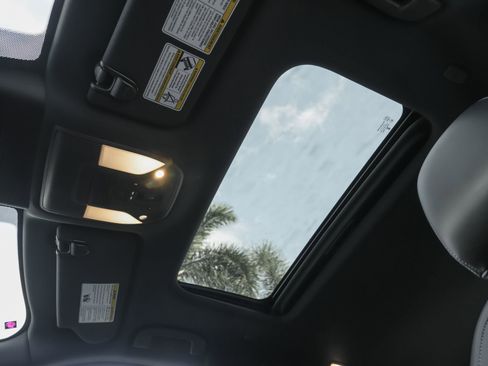 Used 2025 INFINITI QX55 Luxe w/ Cargo Package image 19