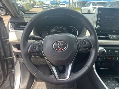 Used 2022 Toyota RAV4 Limited AWD/4WD image 22