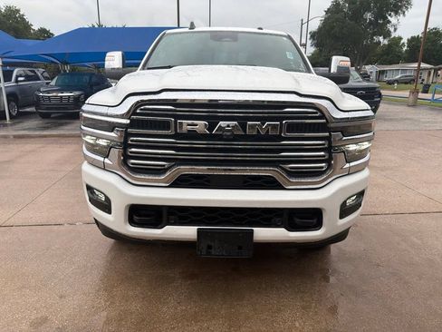 Used 2026 RAM 2500 Laramie AWD/4WD image 2