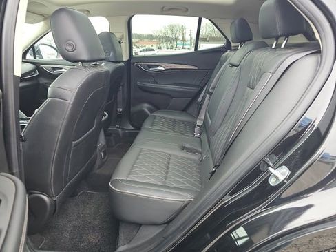 Used 2023 Buick Envision Avenir image 32