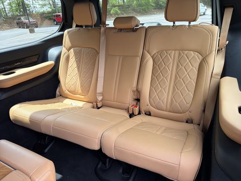 Used 2025 Jeep Grand Wagoneer Series III w/ Rear Seat Video Group 1 AWD/4WD image 28