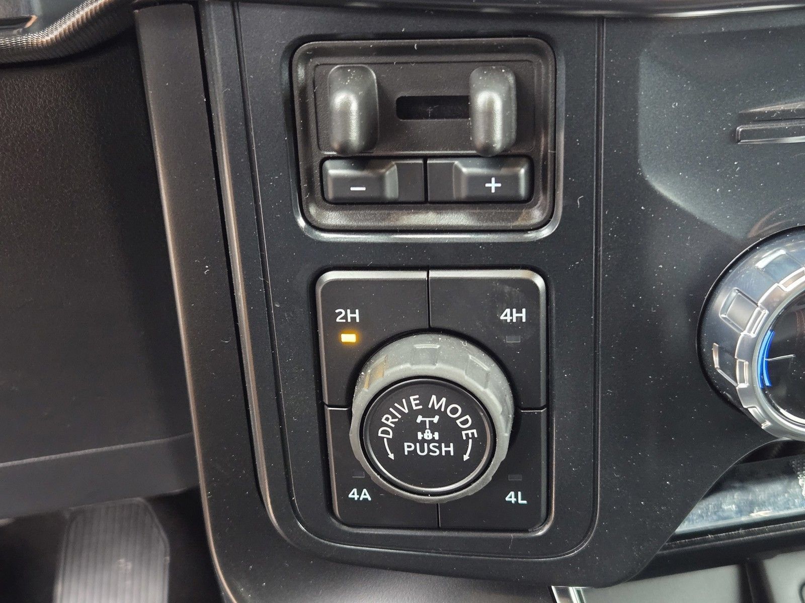 New 2025 Ford F150 Raptor AWD/4WD image 11
