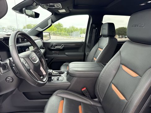 Used 2025 GMC Sierra 1500 AT4 w/ AT4 Premium Package AWD/4WD image 13
