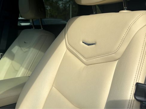 Used 2019 Cadillac XT5 FWD image 5