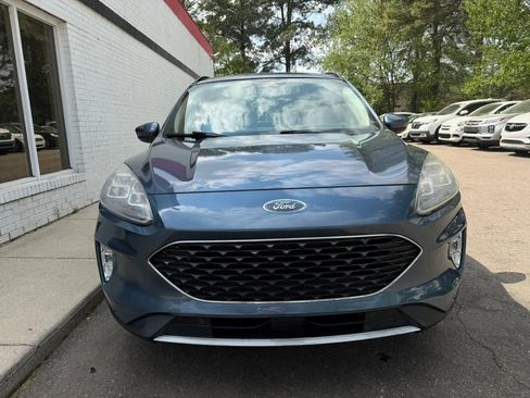 Used 2020 Ford Escape Titanium w/ Titanium Premium Package 2.0 image 3