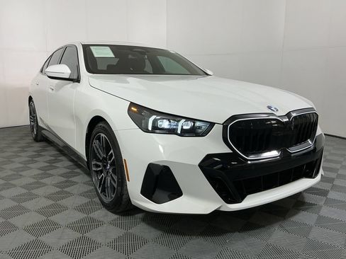 Certified 2025 BMW 530i w/ M Sport Package RWD image 4