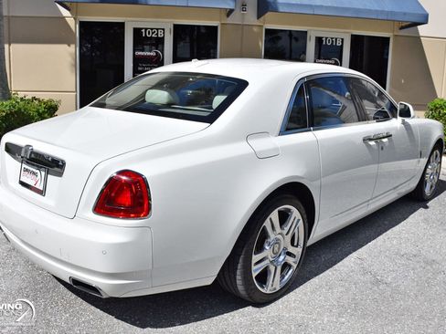Used 2015 Rolls-Royce Ghost image 13