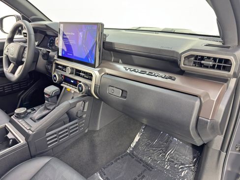 Used 2024 Toyota Tacoma TRD Sport w/ TRD Sport Premium Package image 14