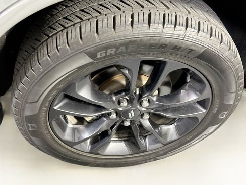 Used 2021 Dodge Durango SXT image 30