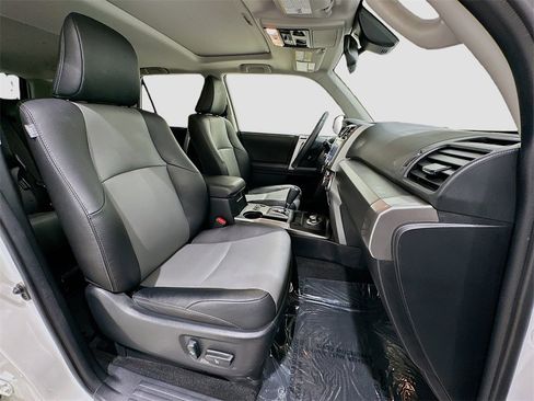 Used 2022 Toyota 4Runner SR5 Premium image 30