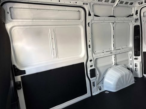 Used 2025 RAM ProMaster 2500 w/ Quick Order Package 22H SLT+ image 6