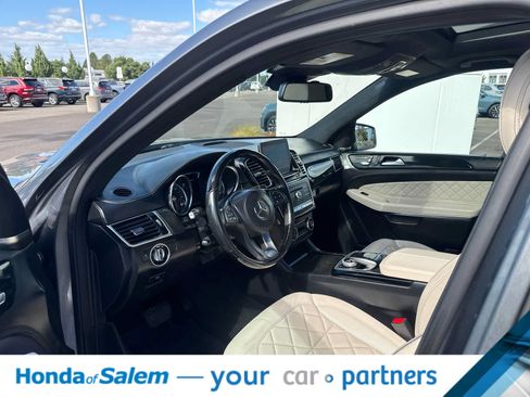 Used 2018 Mercedes-Benz GLS 550 4MATIC image 2