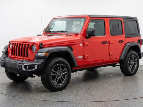 Used 2025 Jeep Wrangler Sport S AWD/4WD image 3