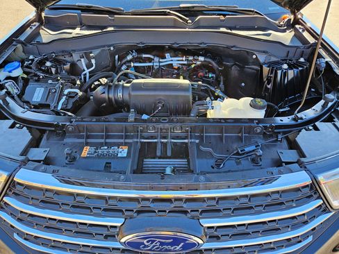 Certified 2022 Ford Explorer XLT w/ Equipment Group 202A image 24