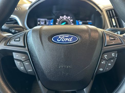 Used 2024 Ford Edge SE image 23