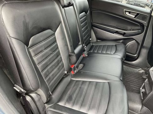 Used 2019 Ford Edge SEL w/ Equipment Group 201A AWD/4WD image 18