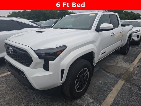 Used 2024 Toyota Tacoma TRD Sport AWD/4WD image 1