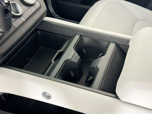 Used 2025 Land Rover Defender 110 X-Dynamic SE image 21