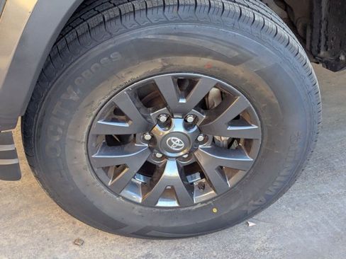 Used 2021 Toyota Tacoma SR5 image 3