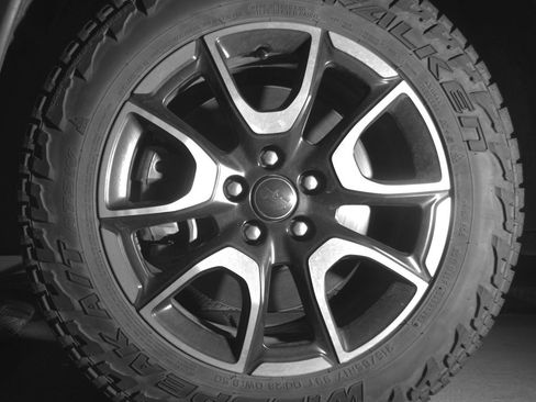 Used 2025 Jeep Compass Trailhawk image 12