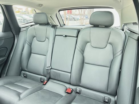 Certified 2023 Volvo XC60 B5 Plus w/ Climate Package image 25