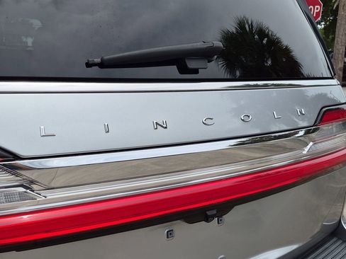 Used 2020 Lincoln Navigator L Reserve w/ Luxury Package AWD/4WD image 6