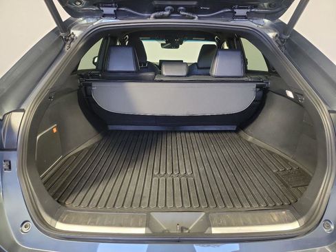 Used 2021 Toyota Venza Limited image 7