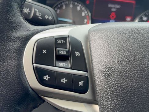 Certified 2022 Ford Explorer XLT w/ Equipment Group 202A image 28