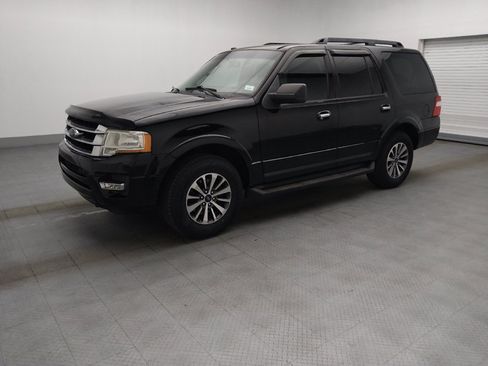 Used 2017 Ford Expedition XLT AWD/4WD image 2