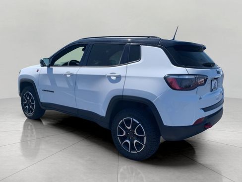 Used 2025 Jeep Compass Trailhawk AWD/4WD image 33