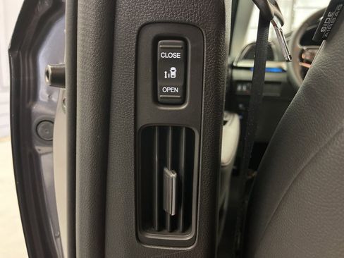 Used 2025 Honda Odyssey Touring image 33