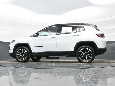Used 2023 Jeep Compass Limited w/ Sun and Sound Group AWD/4WD image 30