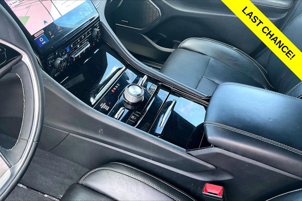 Used 2023 Jeep Grand Cherokee Overland w/ Luxury Tech Group IV AWD/4WD image 15