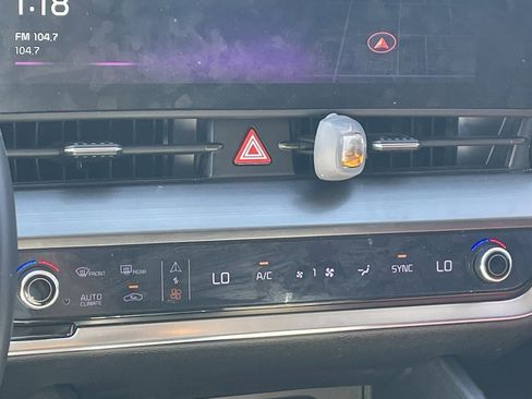 Used 2023 Kia Sportage EX image 6