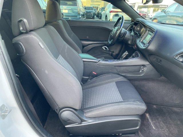 Used 2016 Dodge Challenger R/T RWD image 18