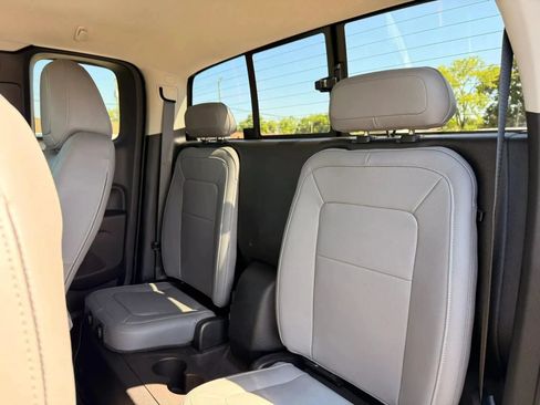 Used 2019 Chevrolet Colorado LT w/ Luxury Package, Chrome AWD/4WD image 17