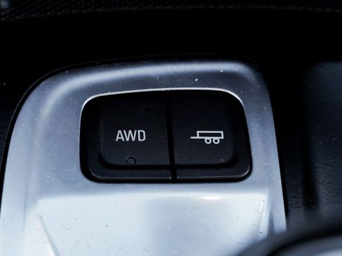 Used 2020 Chevrolet Equinox Premier w/ Premier Redline Edition AWD/4WD image 40