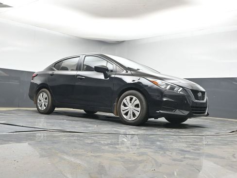 Used 2020 Nissan Versa S image 16