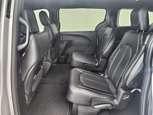 New 2026 Chrysler Pacifica Select image 22