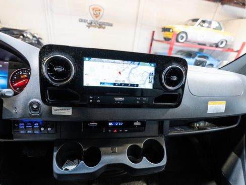 Used 2021 Mercedes-Benz Sprinter 2500 w/ Premium Plus Package image 49