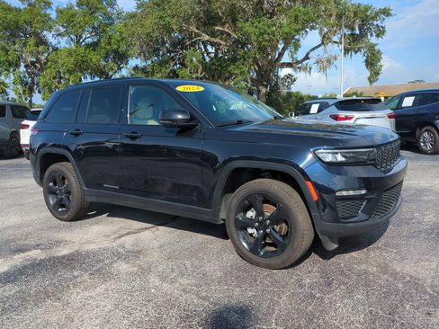 Used 2024 Jeep Grand Cherokee Limited w/ Black Appearance Package AWD/4WD image 2