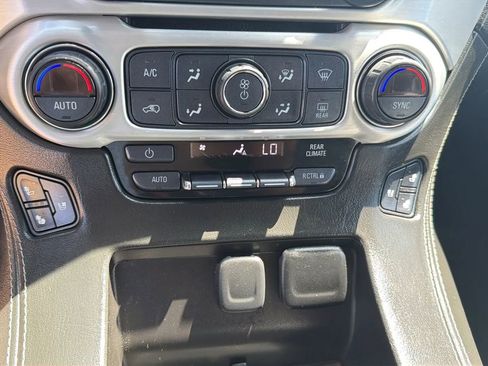 Used 2017 GMC Yukon SLT AWD/4WD image 22