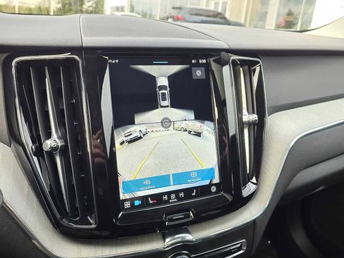 Used 2025 Volvo XC60 B5 Plus image 34